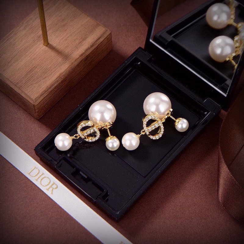 chr1st1an D10r earrings